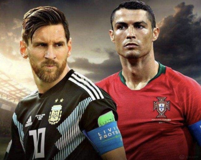 巴神时隔1701天重返意甲 球迷想要球衣巴神脱球裤.