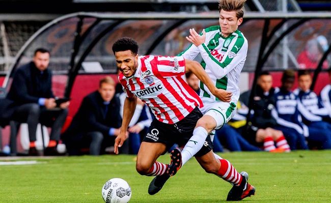 替补席的影 替补席的影